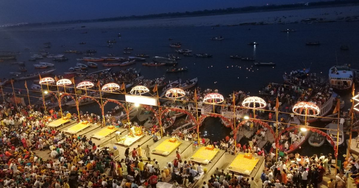 :ucknow se Varanasi Ki Duri
